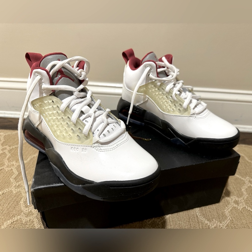 Michael Jordan Maxin 200 sneakers youth size 4.